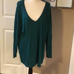Green V neck long sleeve shirt 22/24